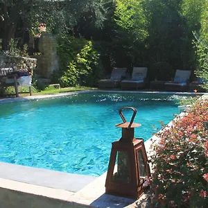 Les Rosees Bed & Breakfast